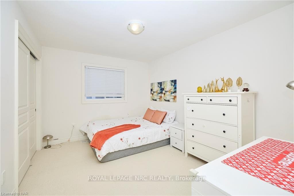 13 Winterberry Boulevard photo 29
