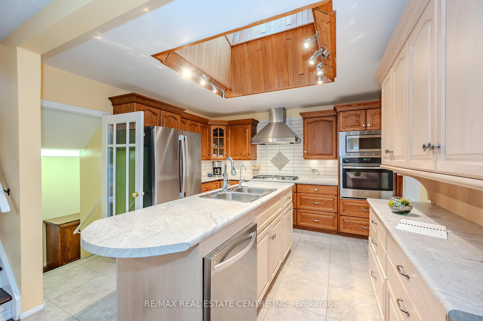 118 Longwood Drive photo 5