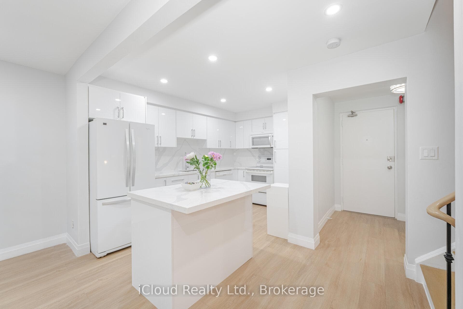 3360 The Credit Woodlands N/A Unit 18 photo 1