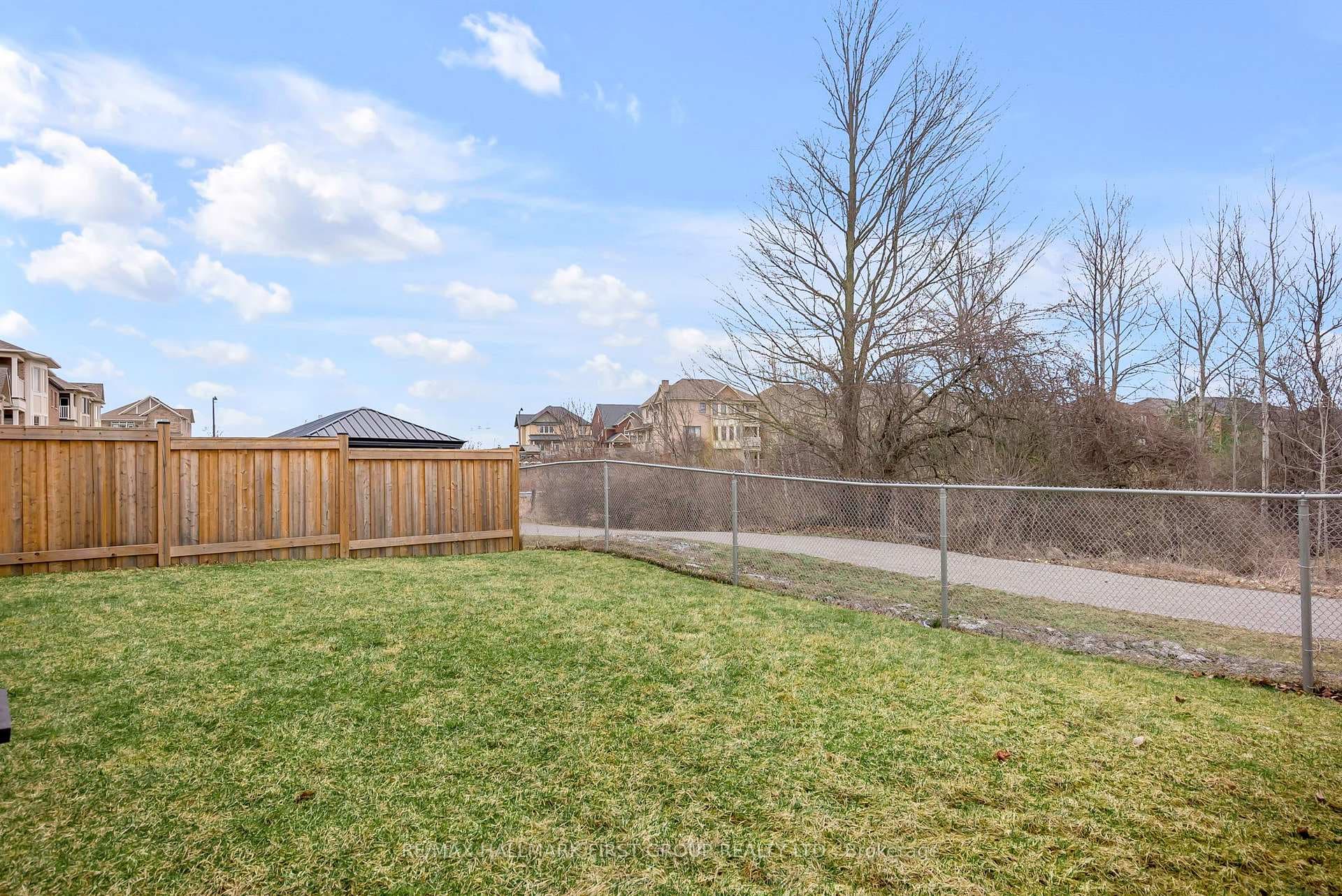 2457 New Providence Street photo 37