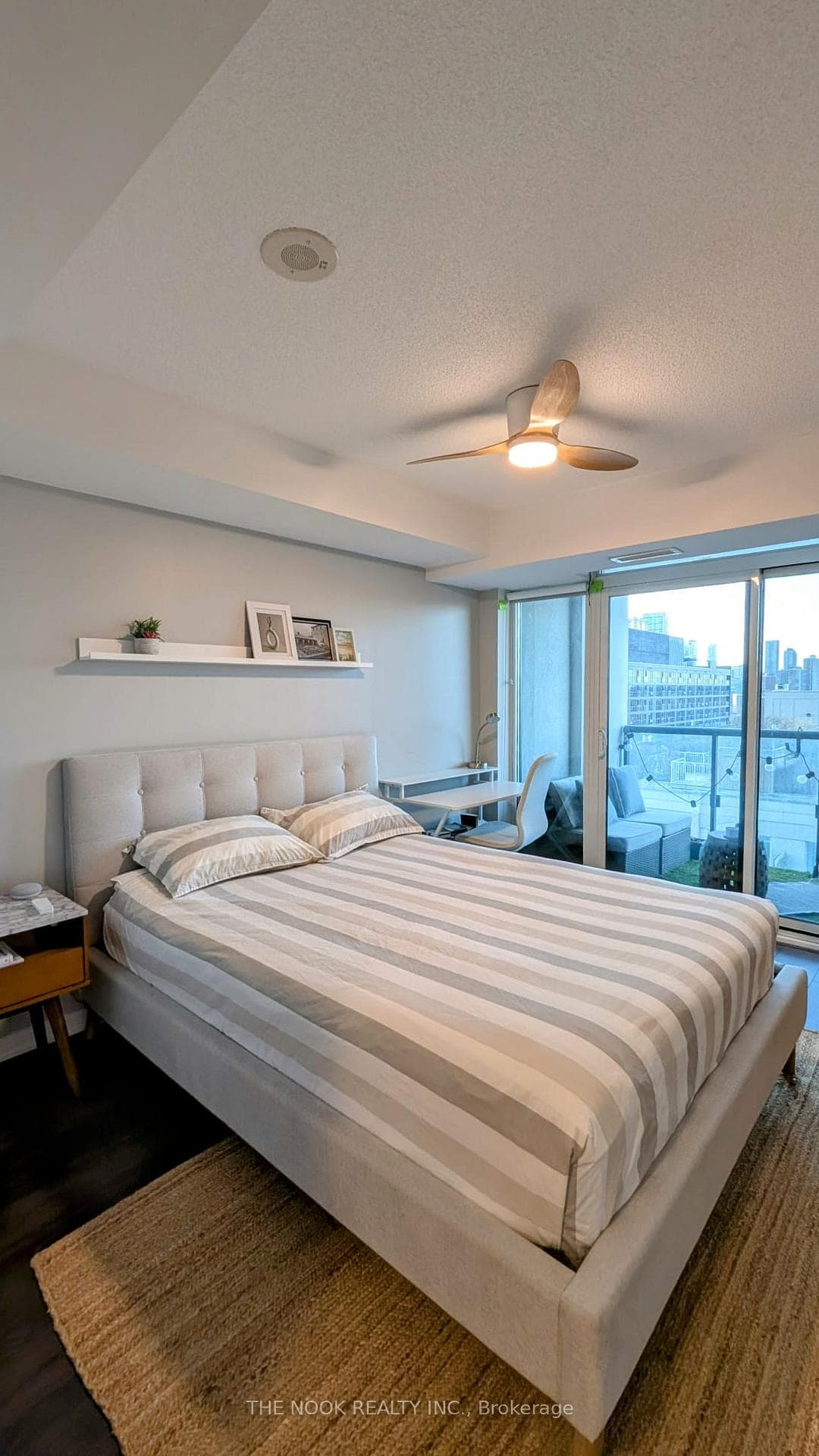 400 Adelaide Street Unit 2013 photo 12