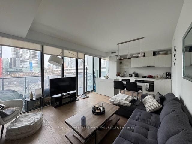 Expansive windows