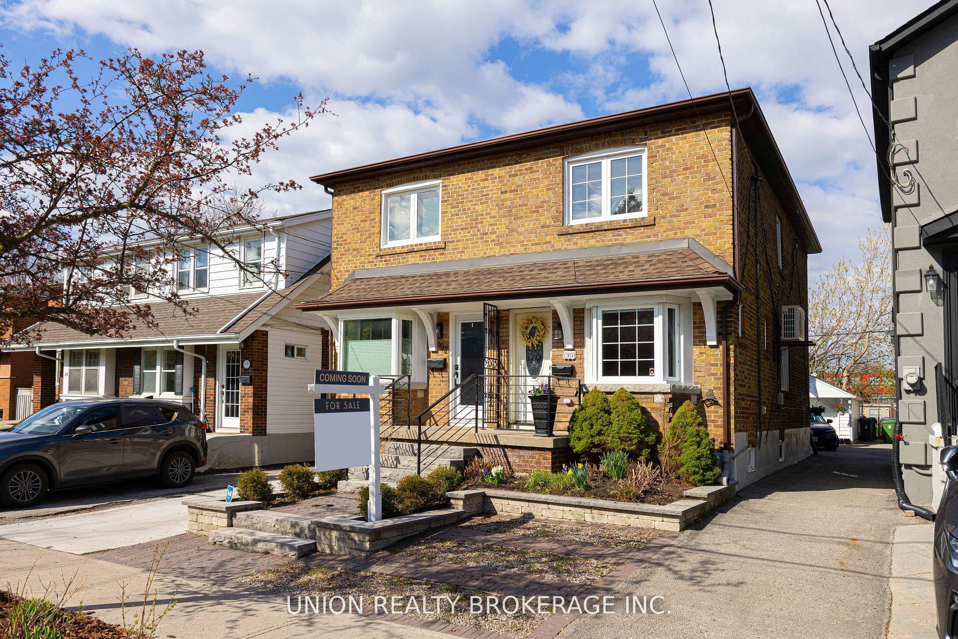154 Blantyre Avenue photo 1