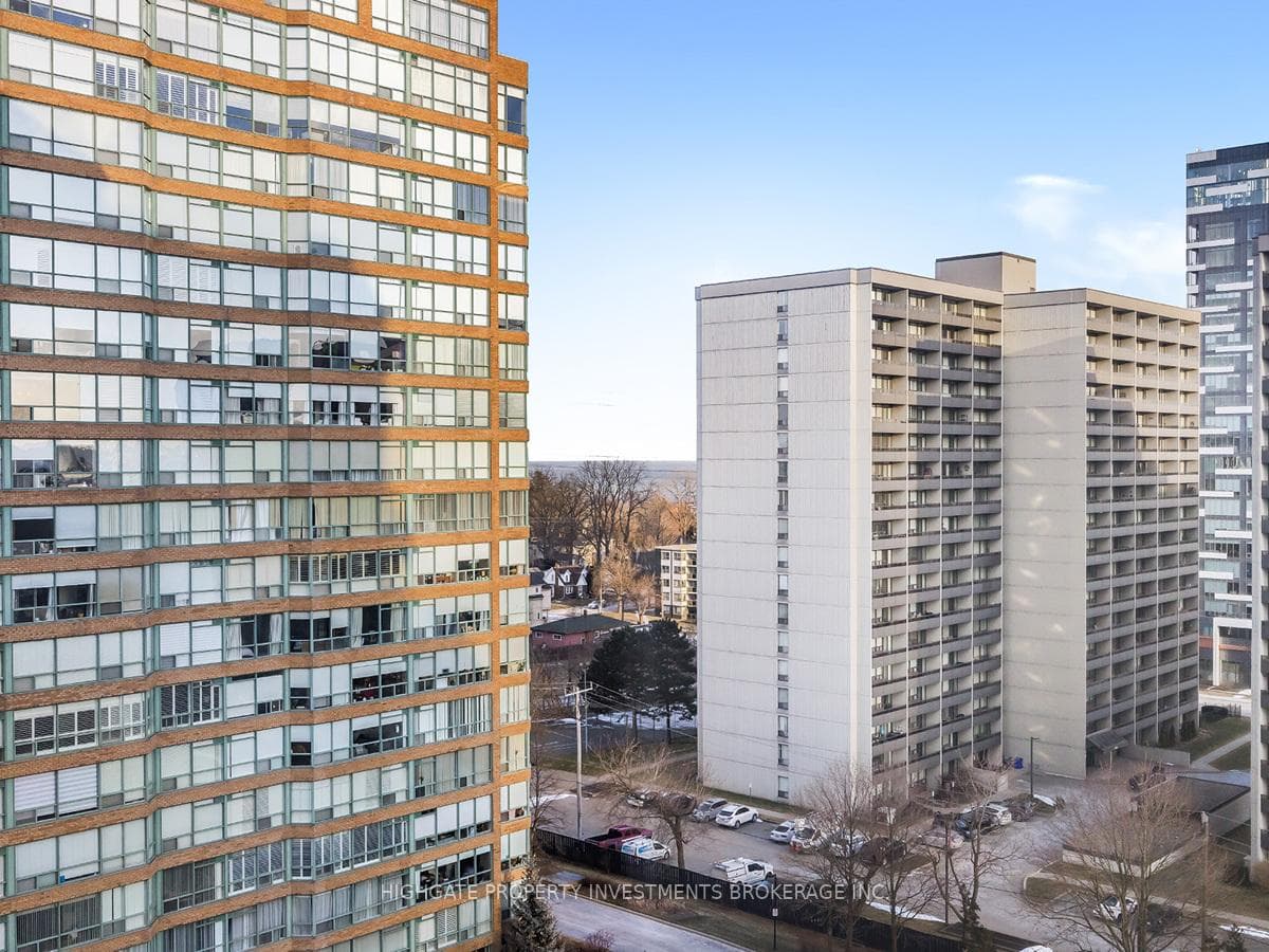 1270 MAPLE CROSSING Boulevard Unit 1203 photo 32