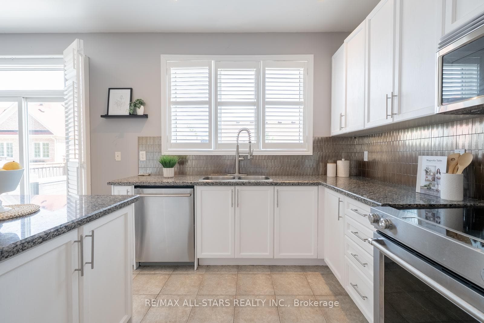 70 Isabella Garden Lane photo 12