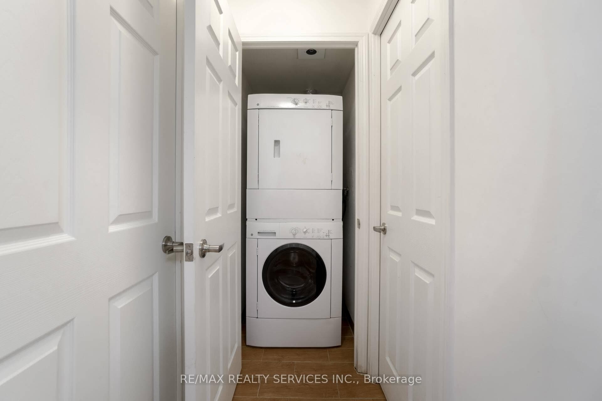 335 Rathburn Road Unit 1710 photo 27