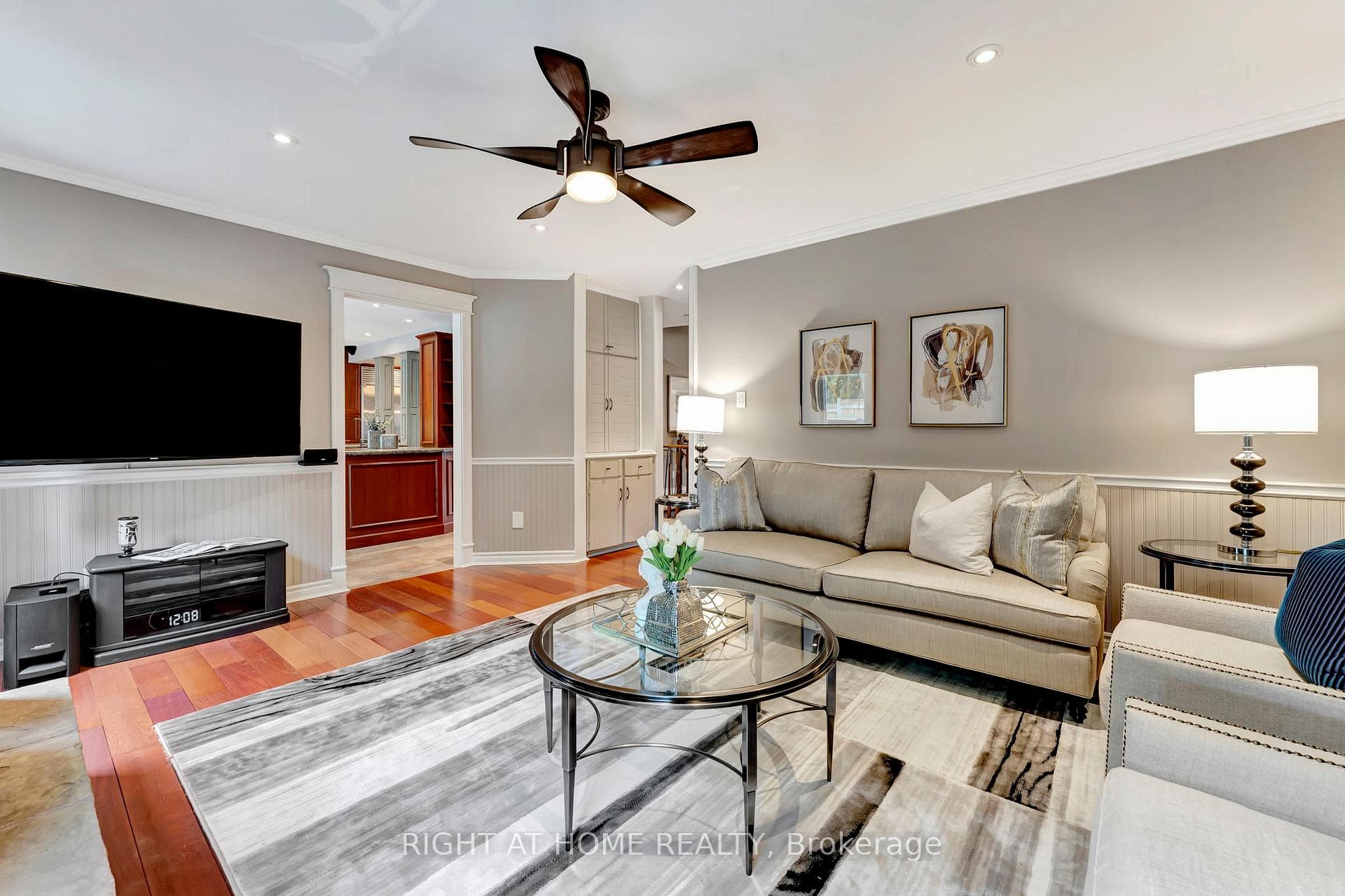 1511 Ravensmoor Crescent photo 11