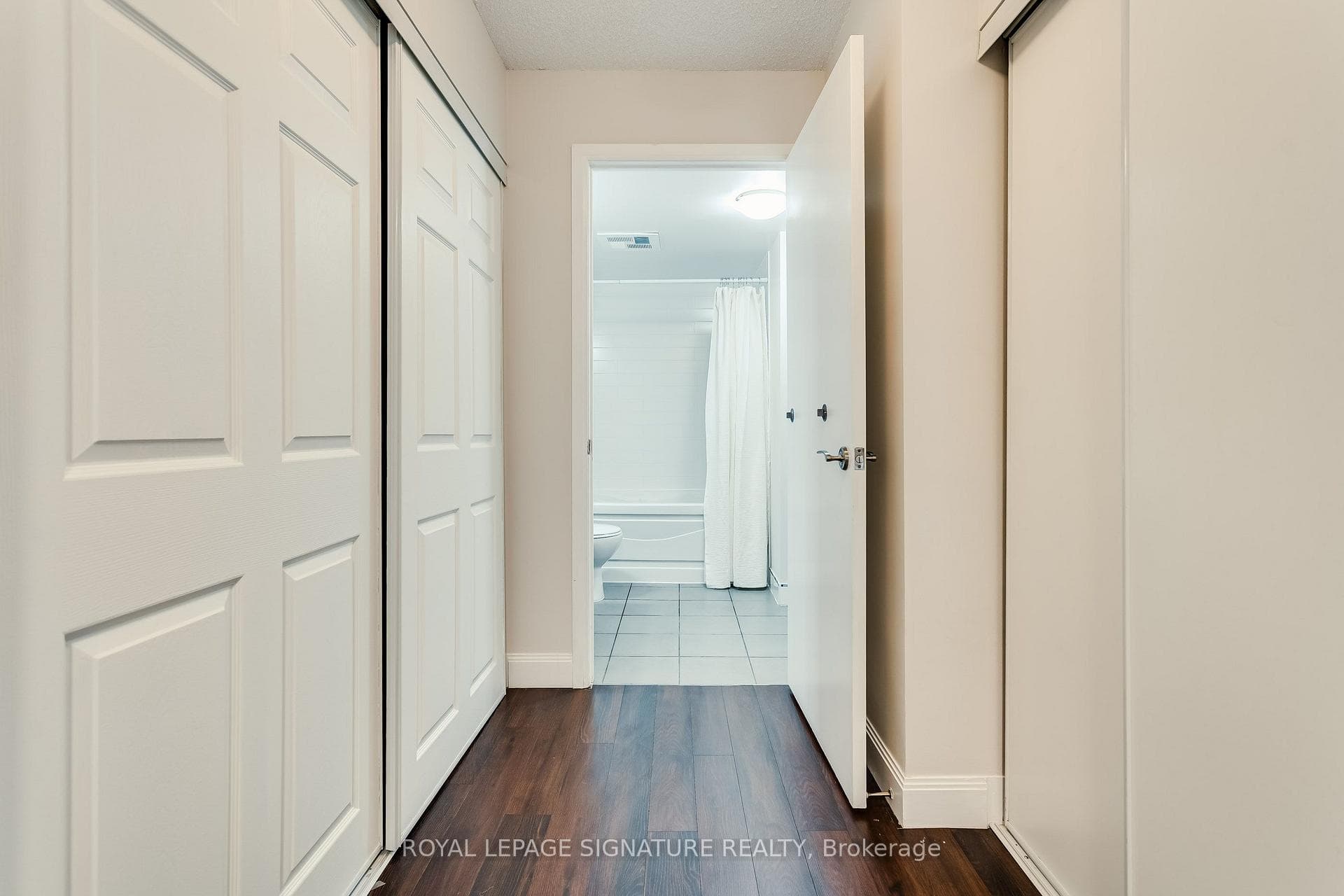 2191 Yonge Street Unit 910 photo 24