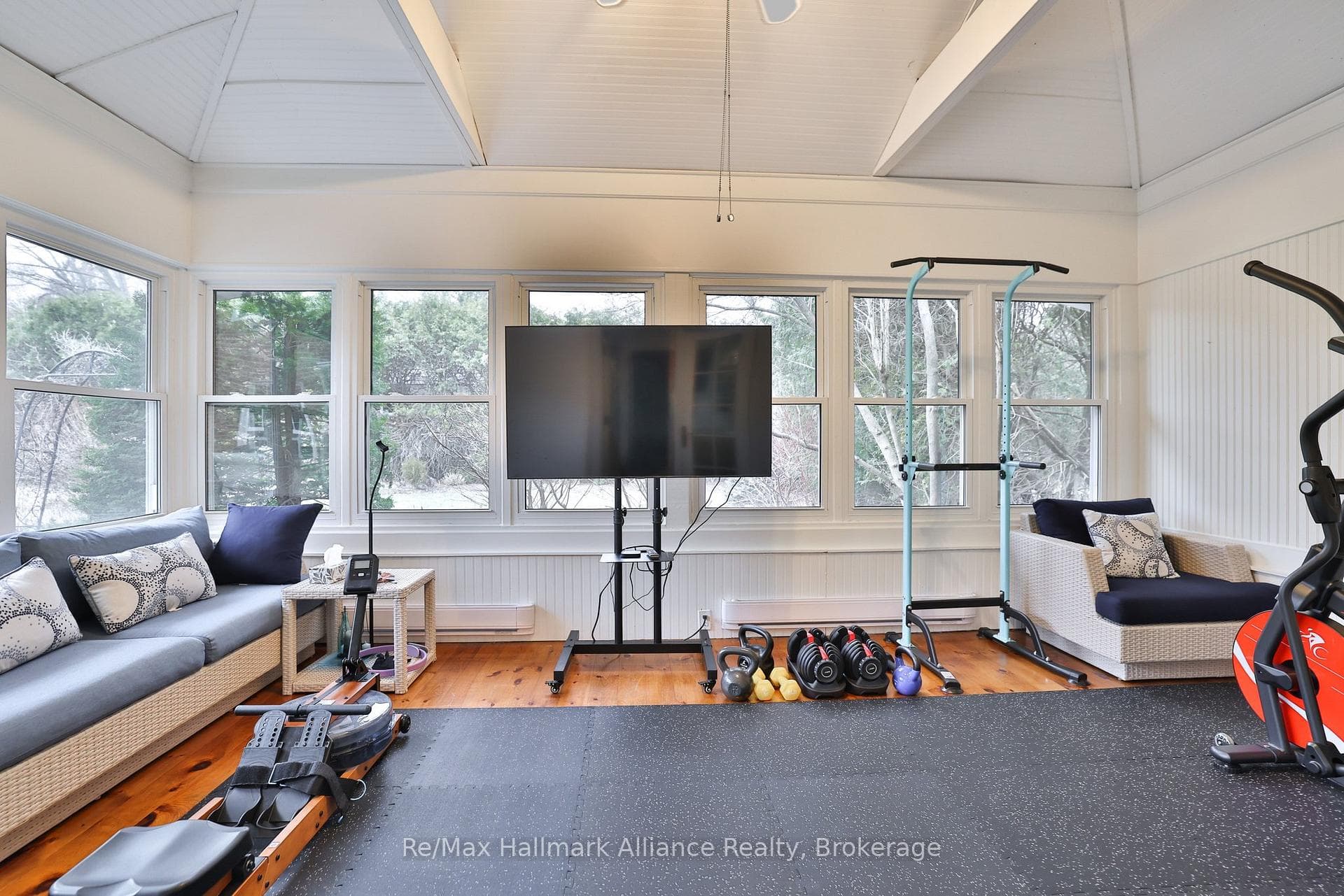 1335 Cambridge Drive photo 19
