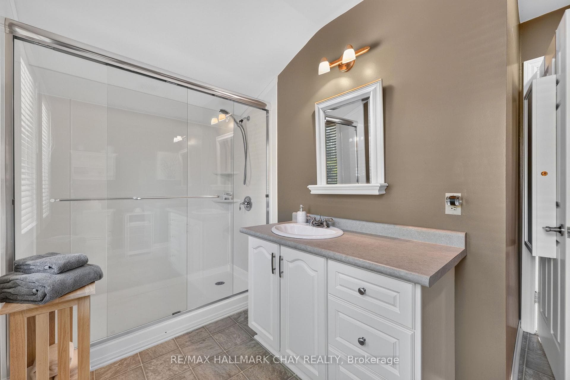 2289 Lakeshore Road photo 41