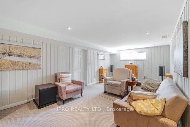 448 Sandmere Place photo 12
