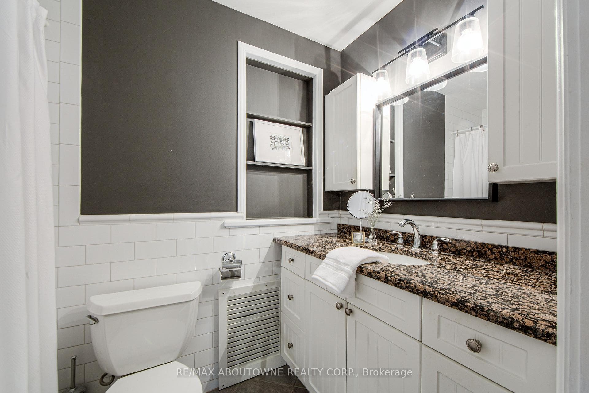 565 Locust Street photo 24