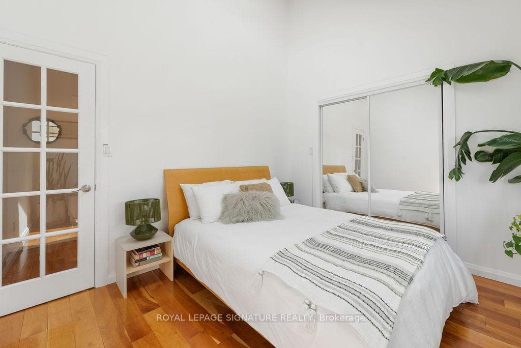 395 Scarborough Road photo 15