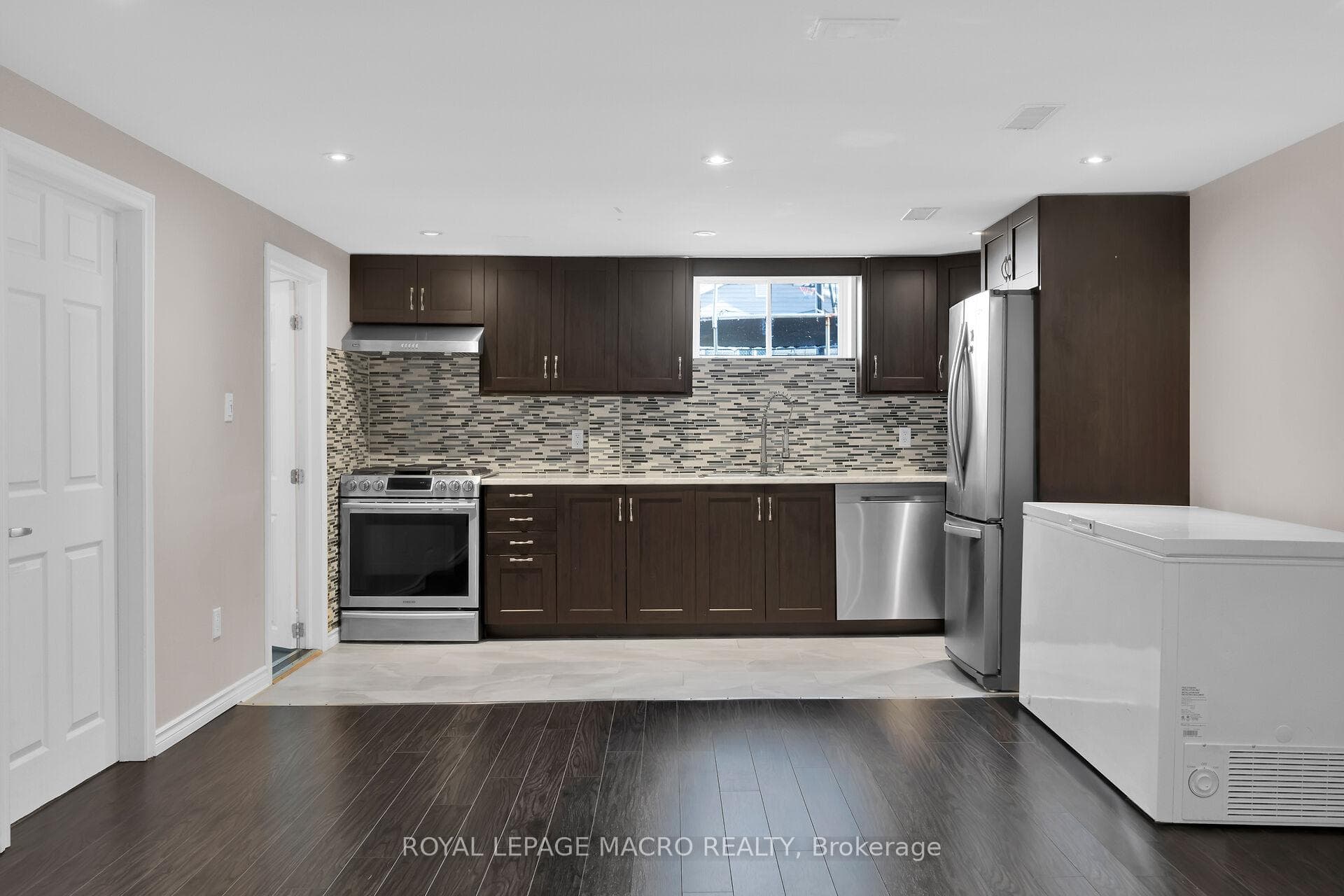 42 Warwick Road photo 22