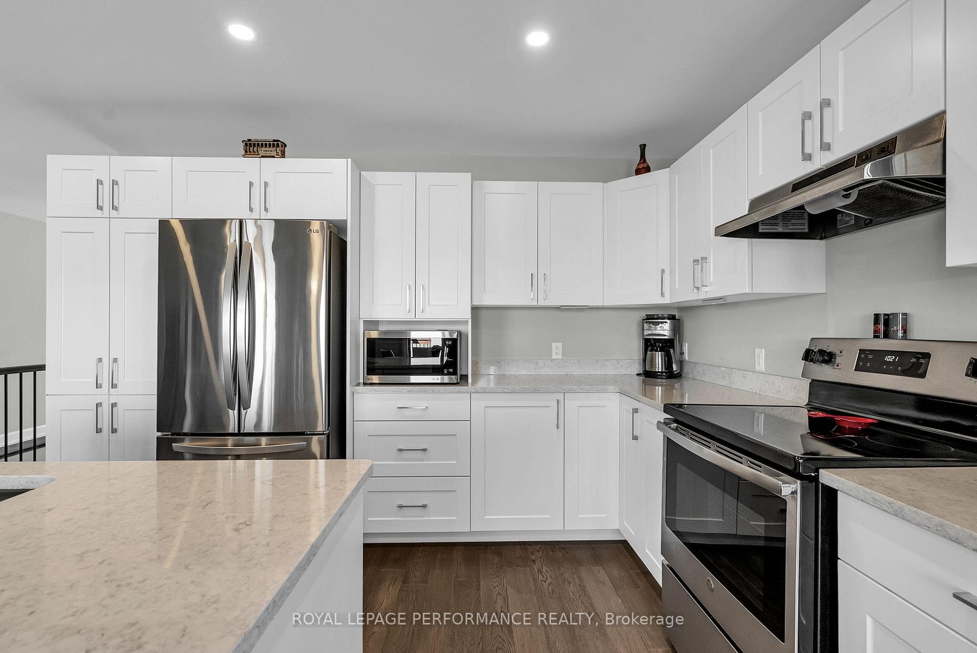 356 Belfort Crescent photo 15