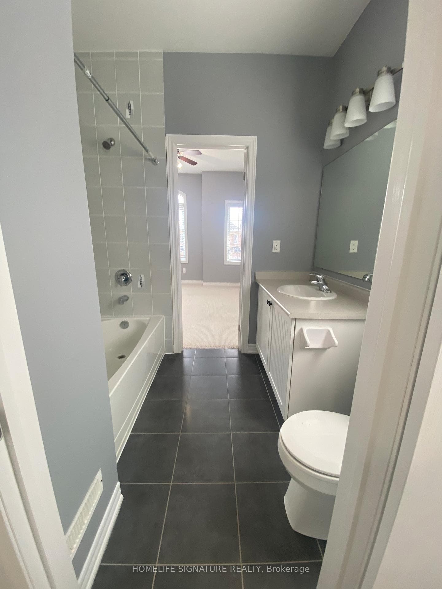 2nd Washroom J&J