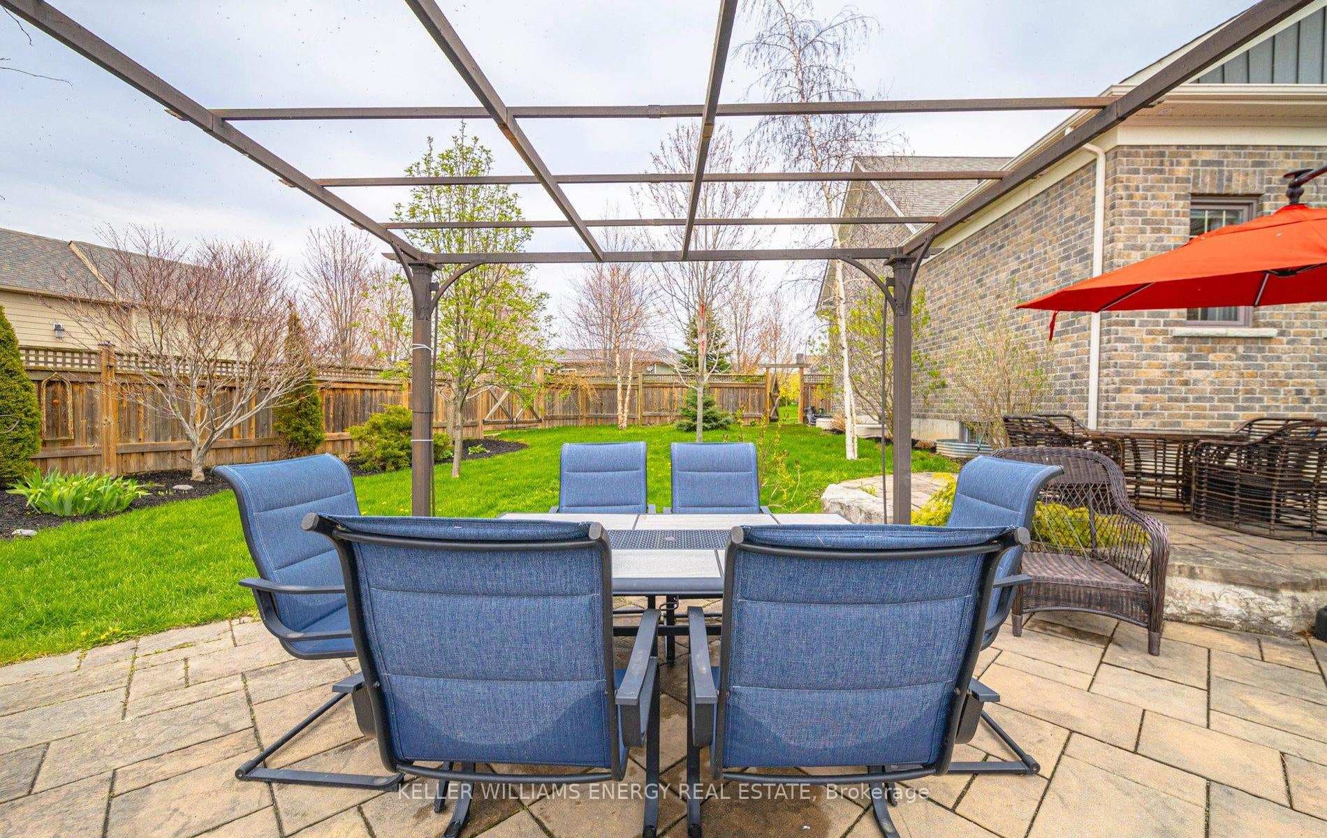 821 Hudson Street photo 45
