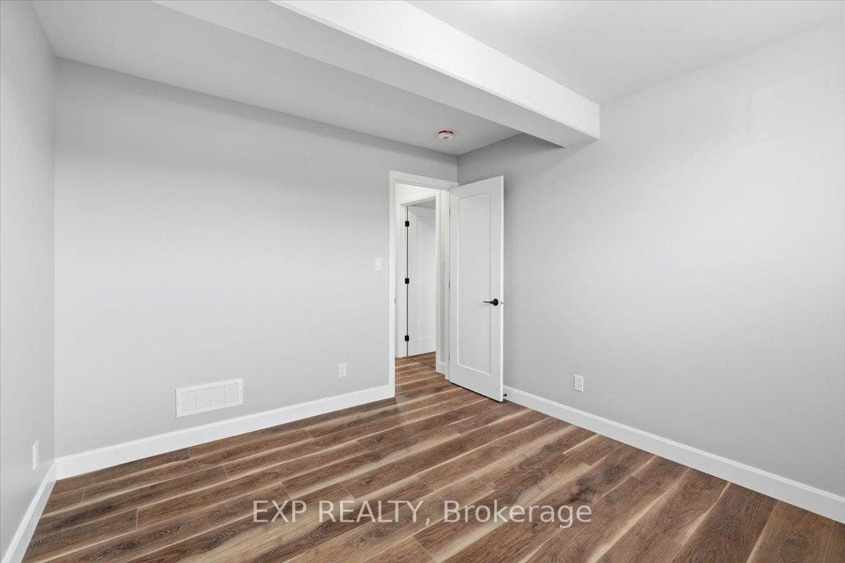 251 Wallbridge Road photo 43