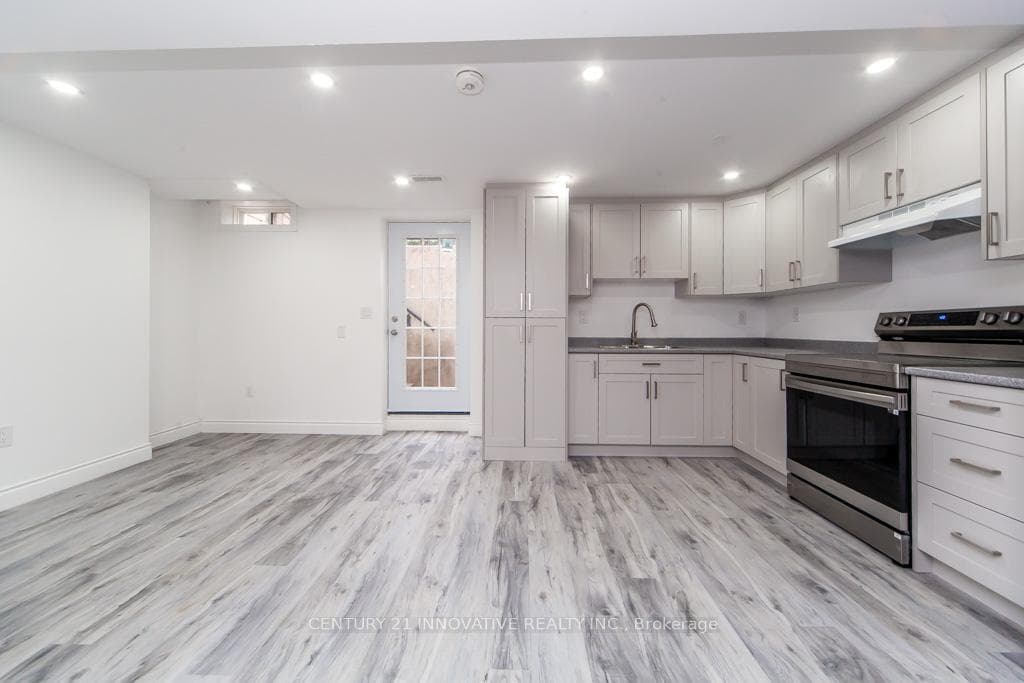 53 Alden Square photo 14