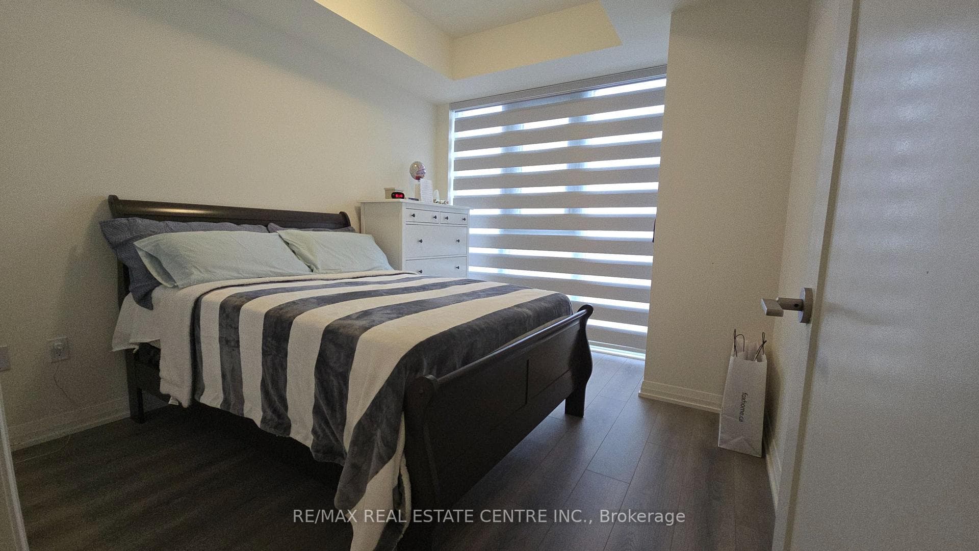 9000 Jane Street Unit 2423 photo 5