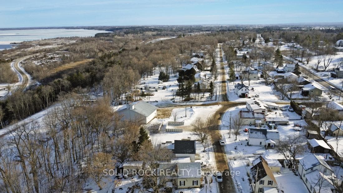 922 Centre Street photo 5