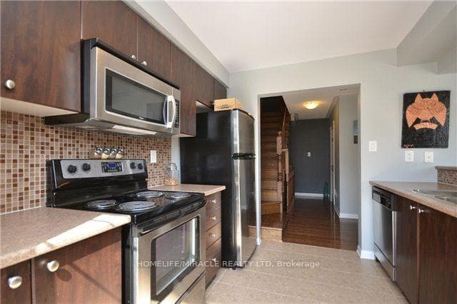 765 Challinor Terrace photo 5