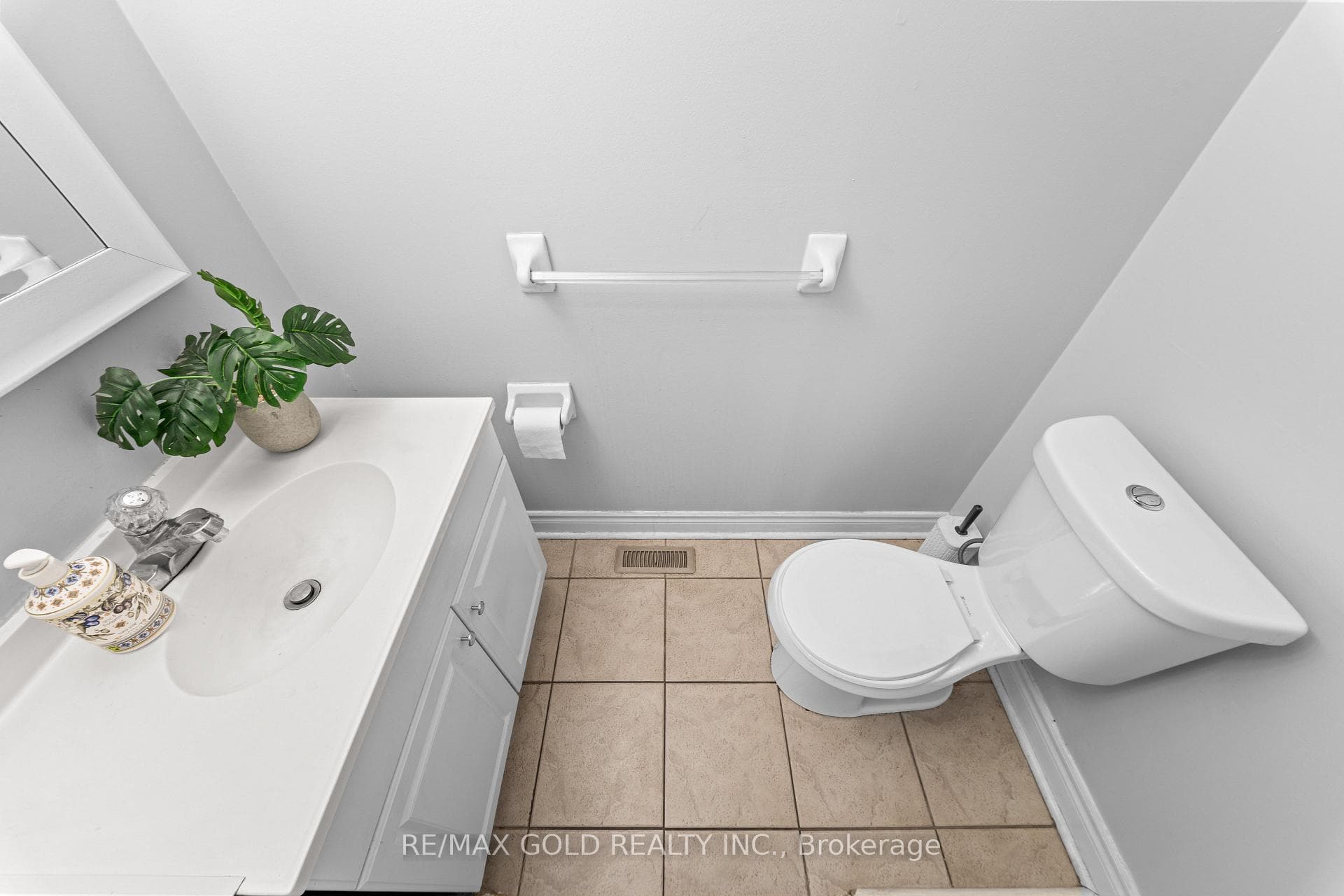8 Bayridge Drive photo 13