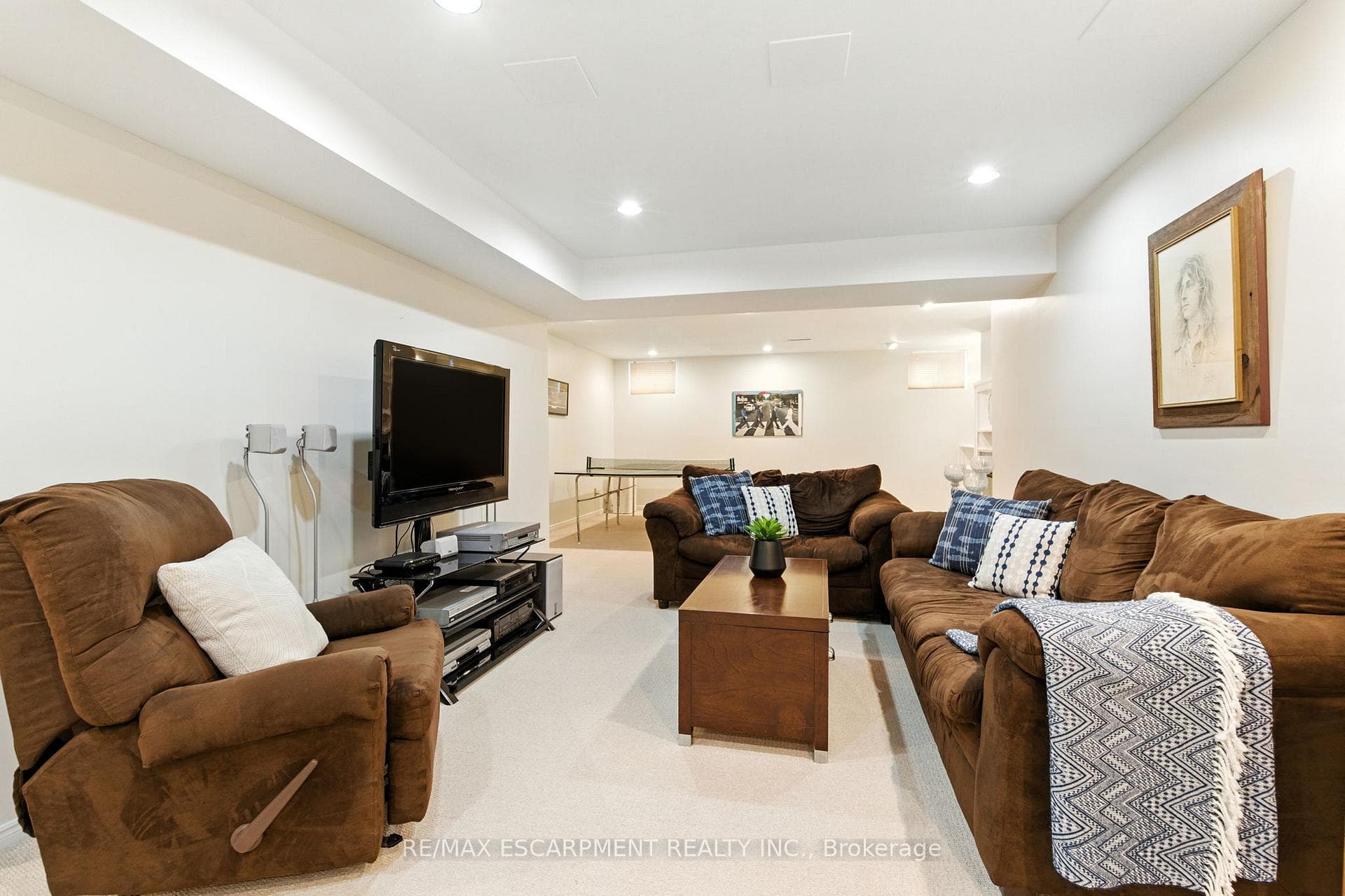 561 Harmony Avenue photo 39