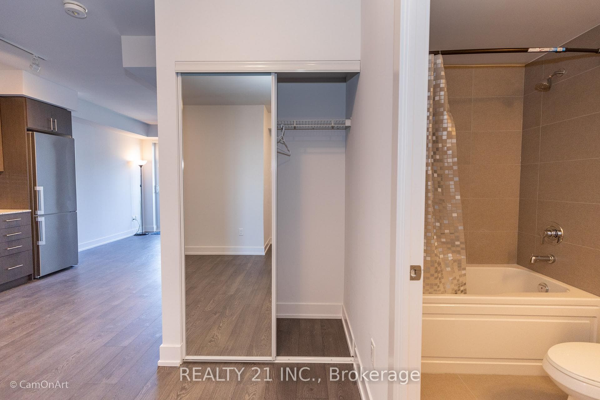 2550 Simcoe Street Unit 2413 photo 14