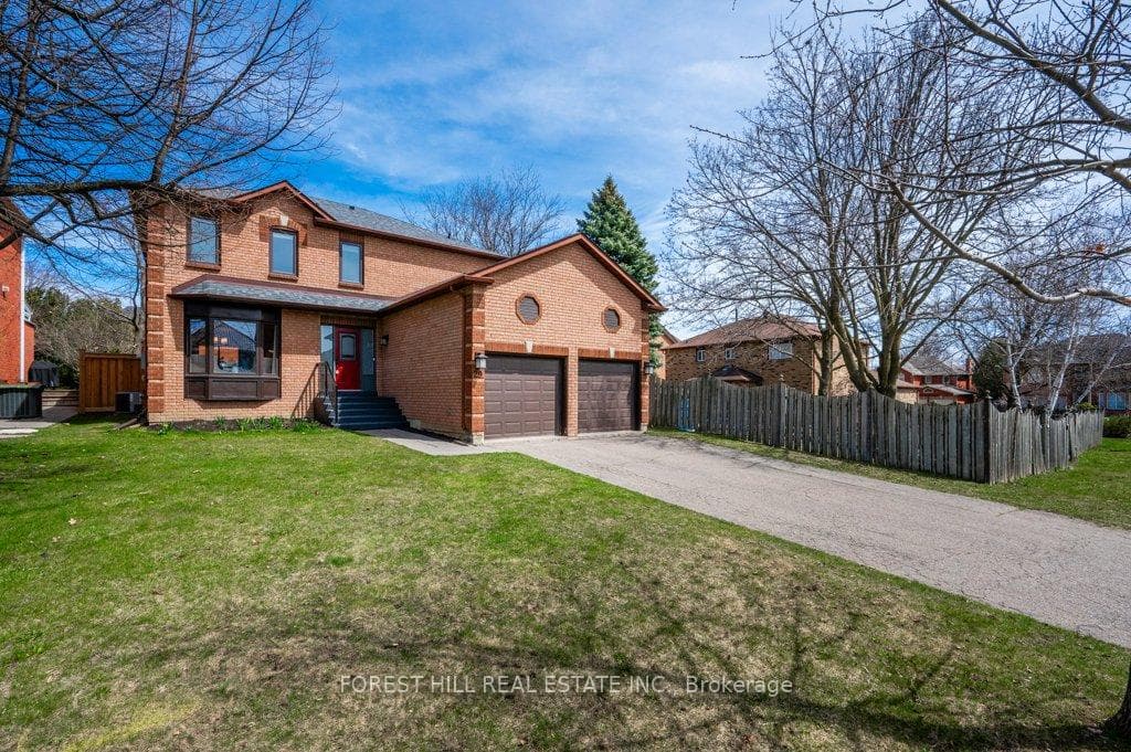 29 Fernbrook Crescent photo 2