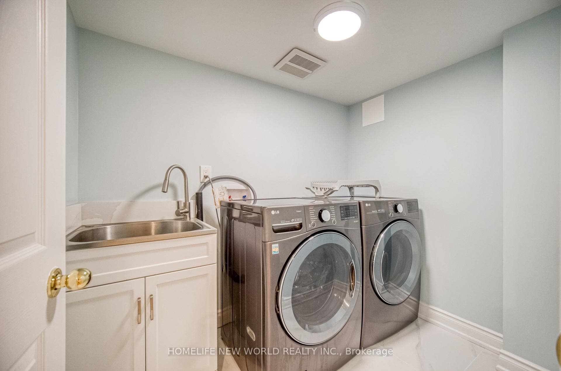 135 Selkirk Drive photo 31
