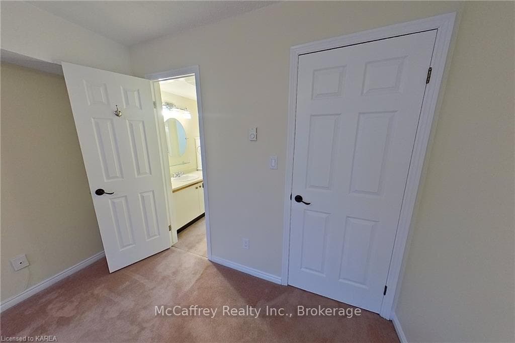 7 CENTRE Street Unit 102 photo 43