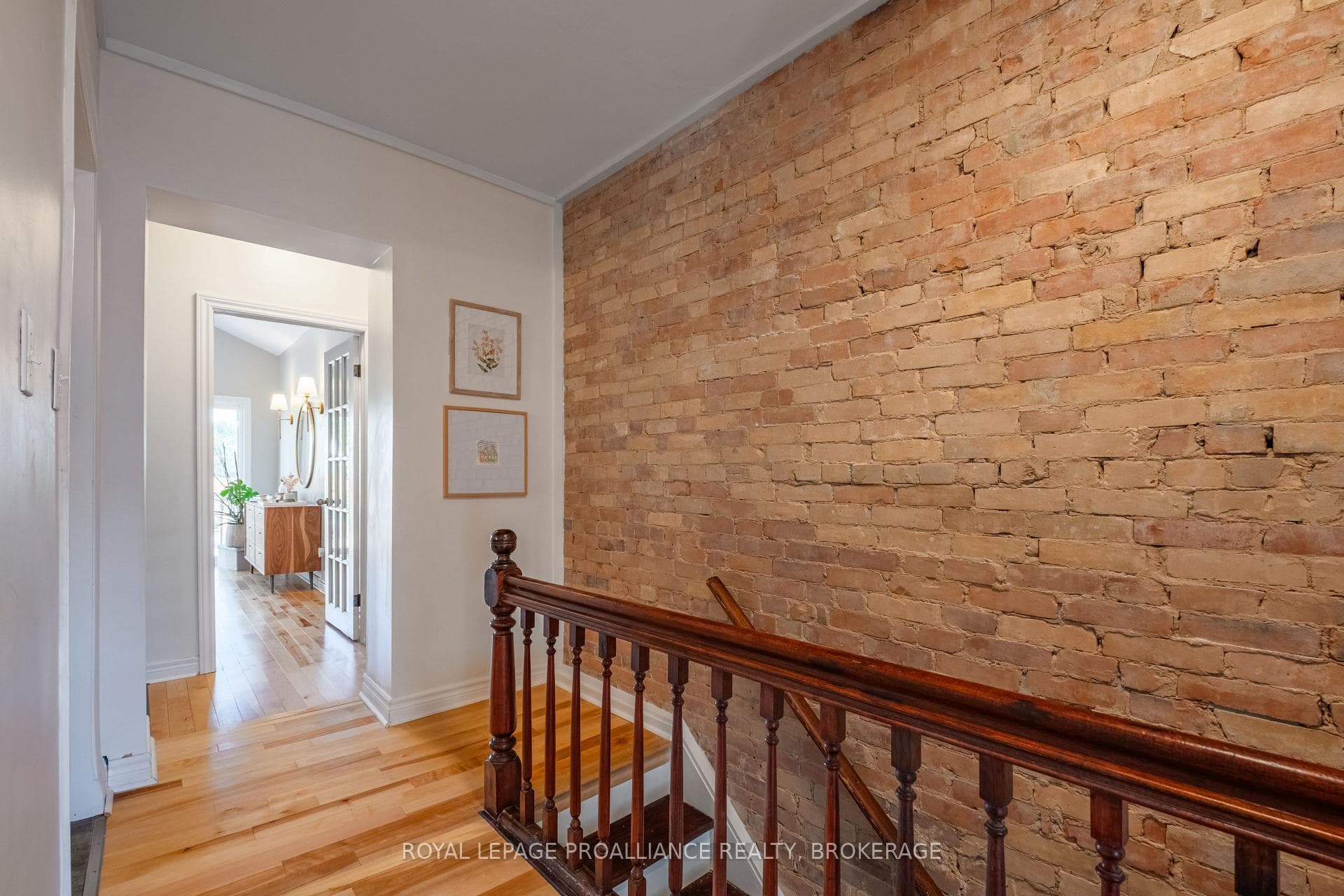 133 Stephen Street photo 20