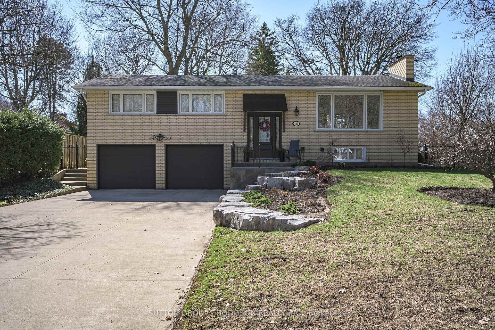 189 Hunt Club Drive photo 1