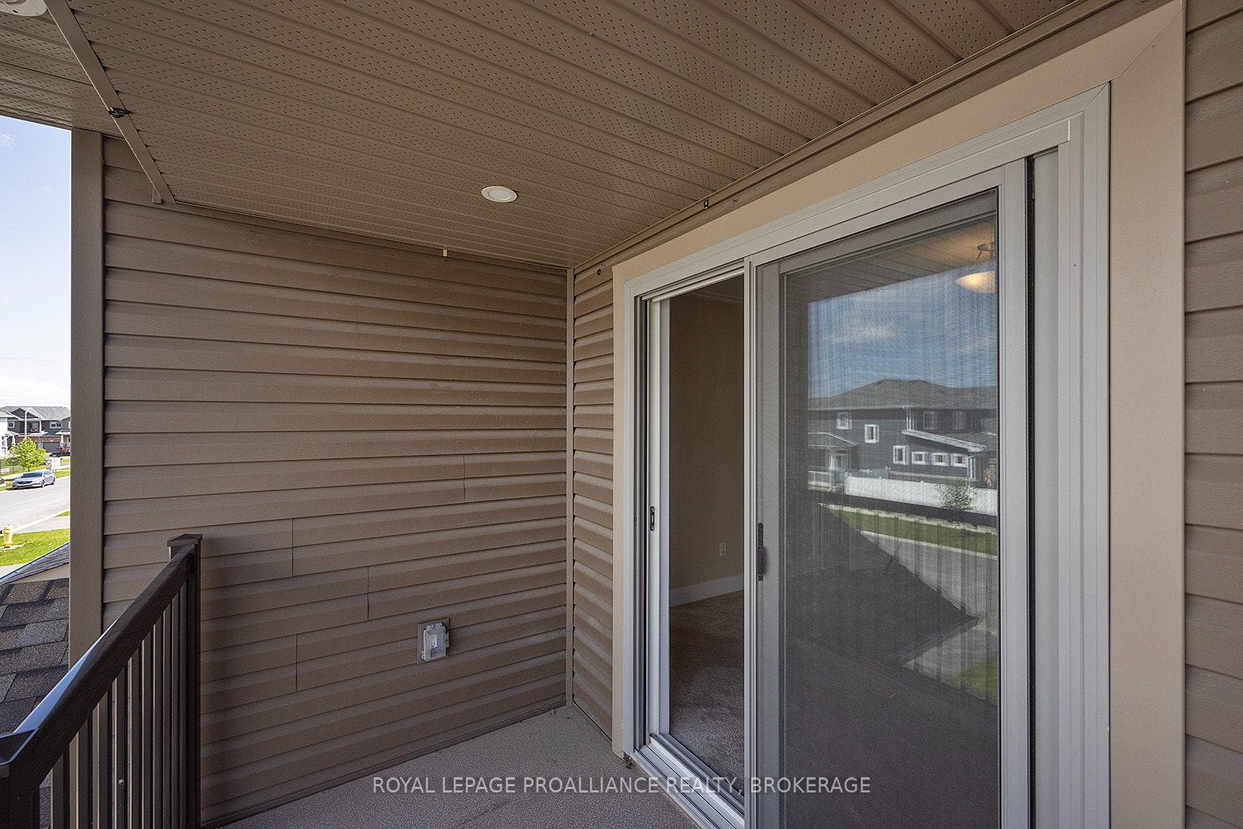 184 Dr Richard James Crescent photo 11