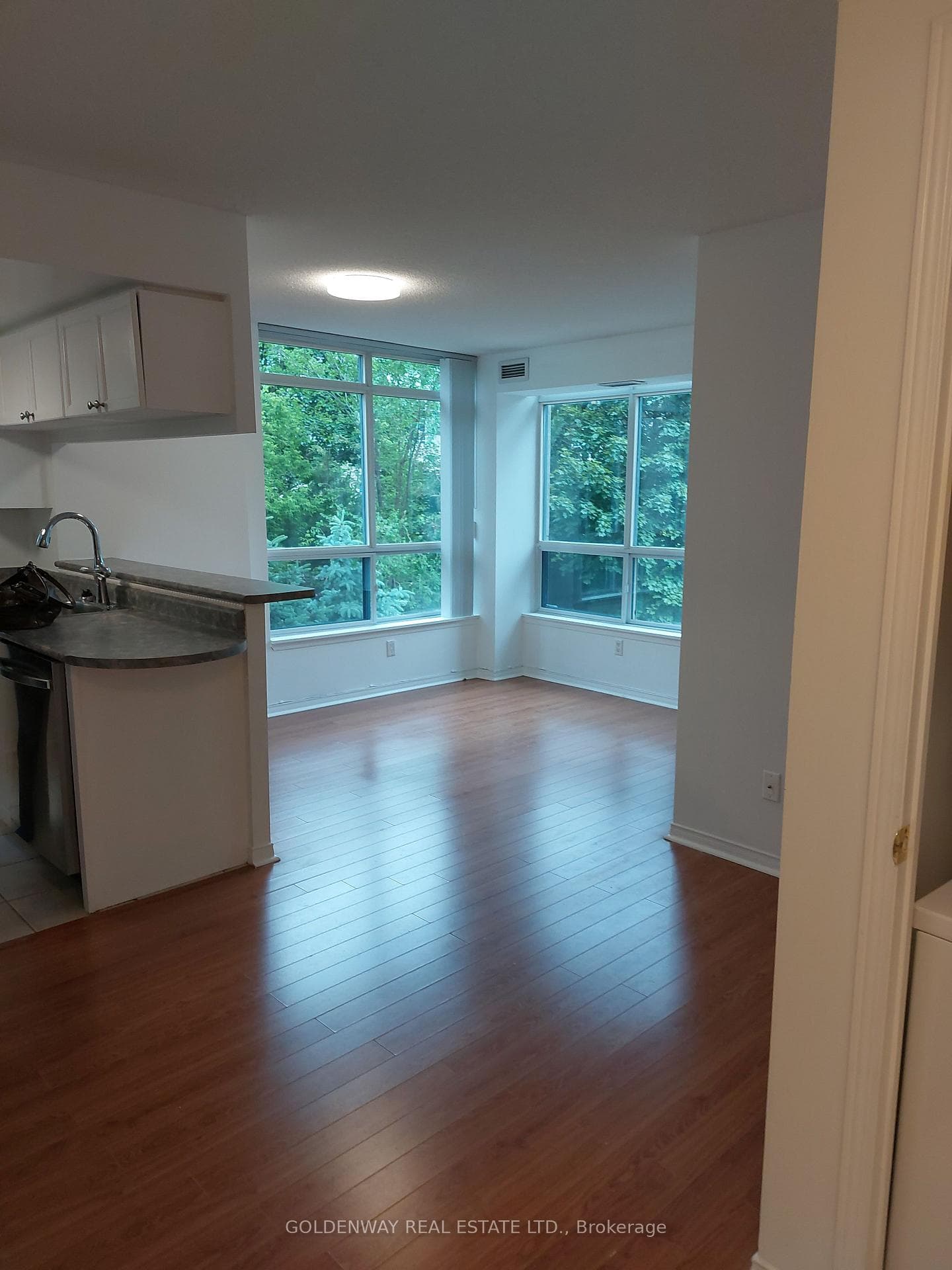 Corner Unit