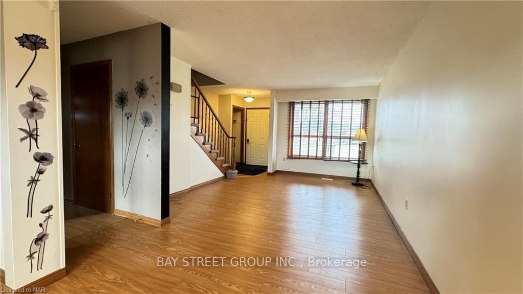 8156 POST Road photo 3