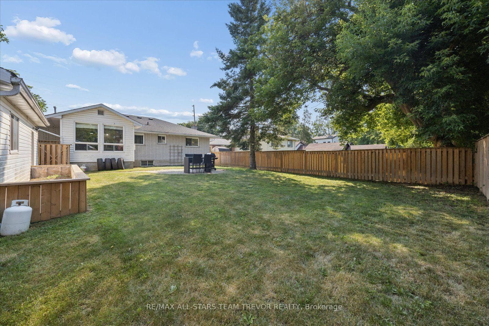 280 Bay Street photo 37