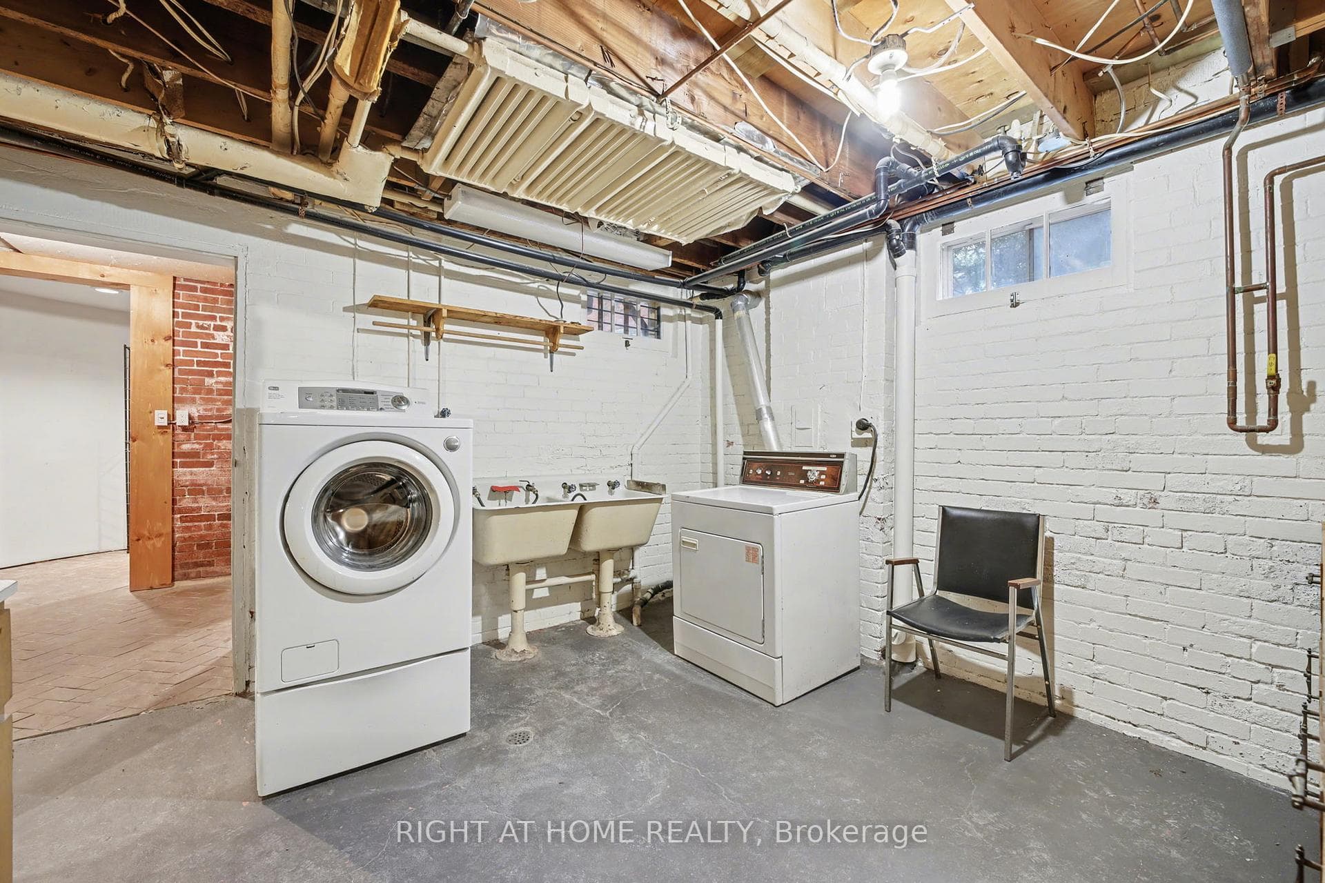 32 Hollywood Crescent photo 42