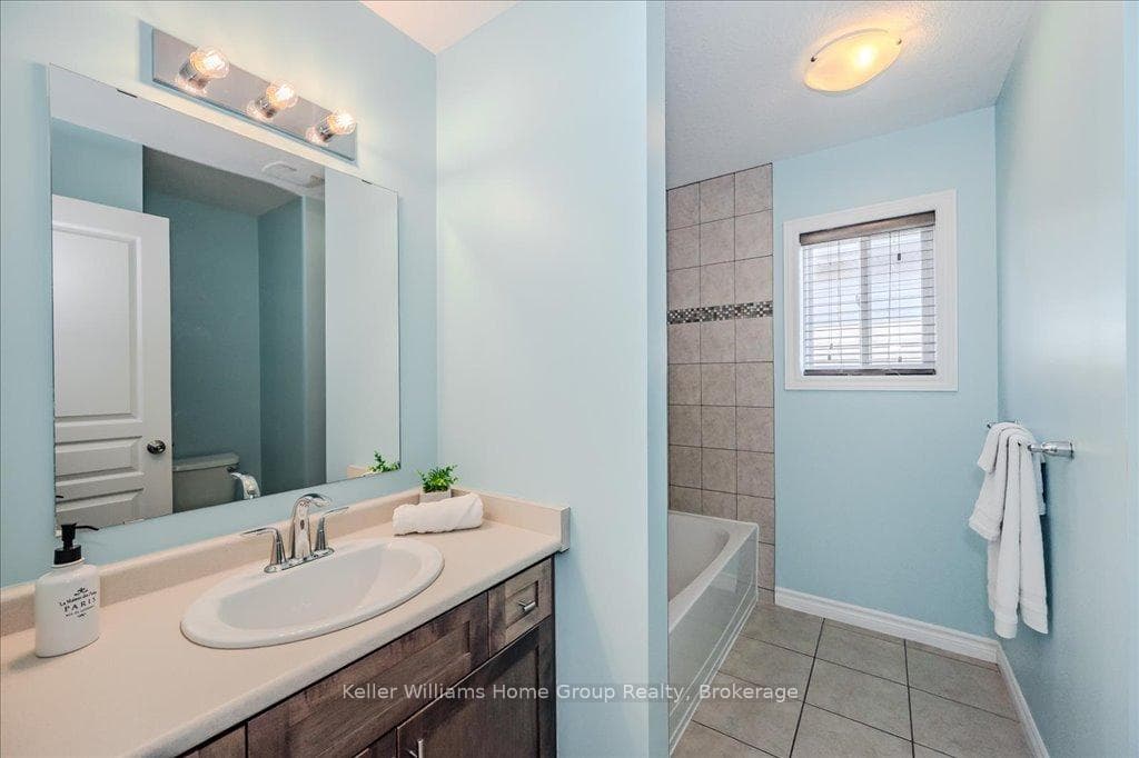 202 Couling Crescent photo 30