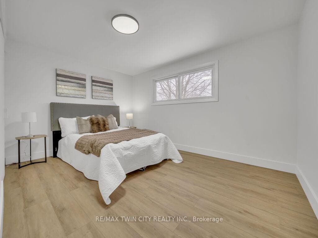 35 Margaret Avenue photo 20
