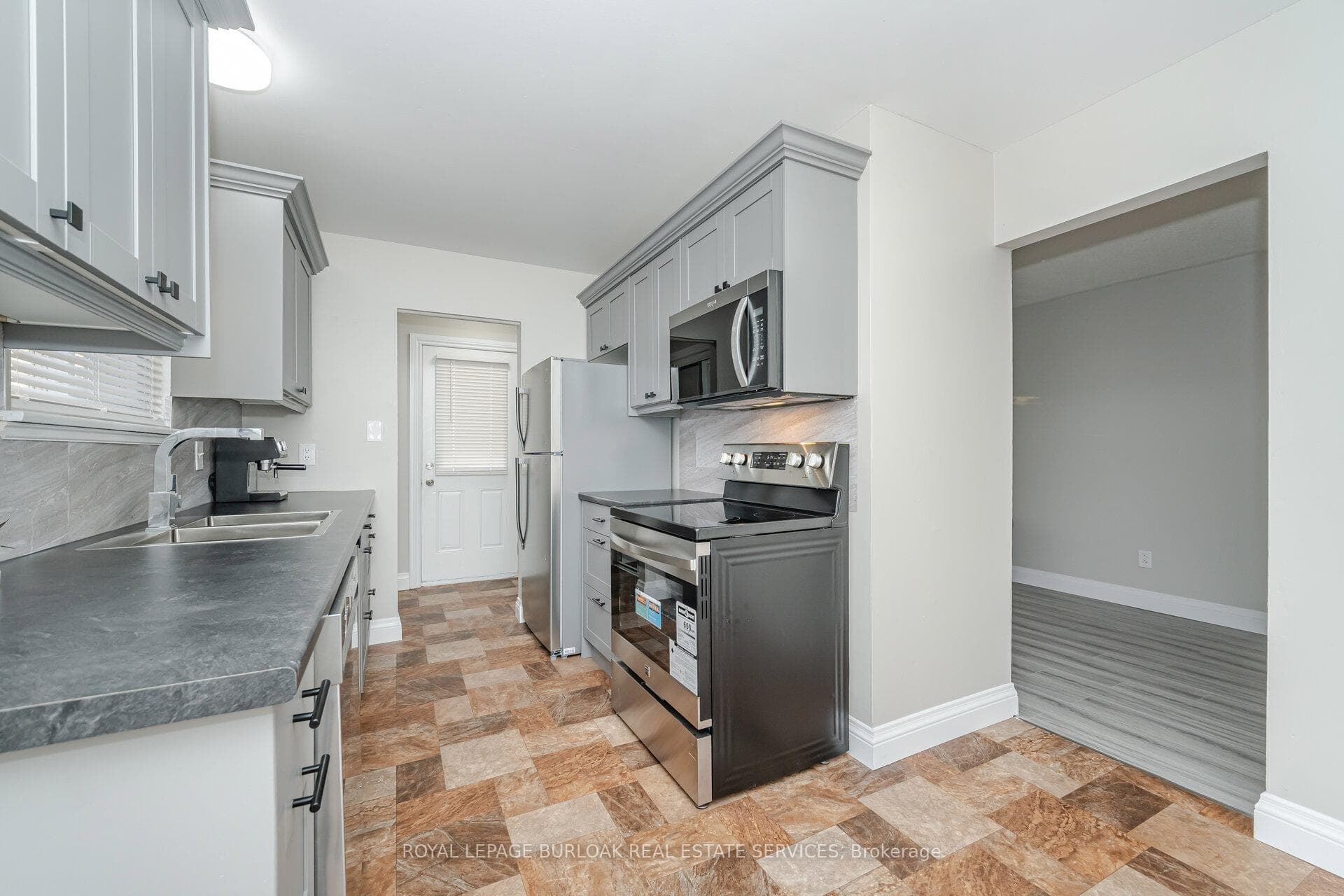 19 Juniper Crescent photo 8