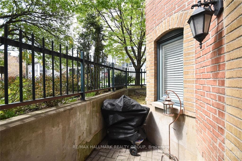 220 WILBROD Street Unit 1 photo 25