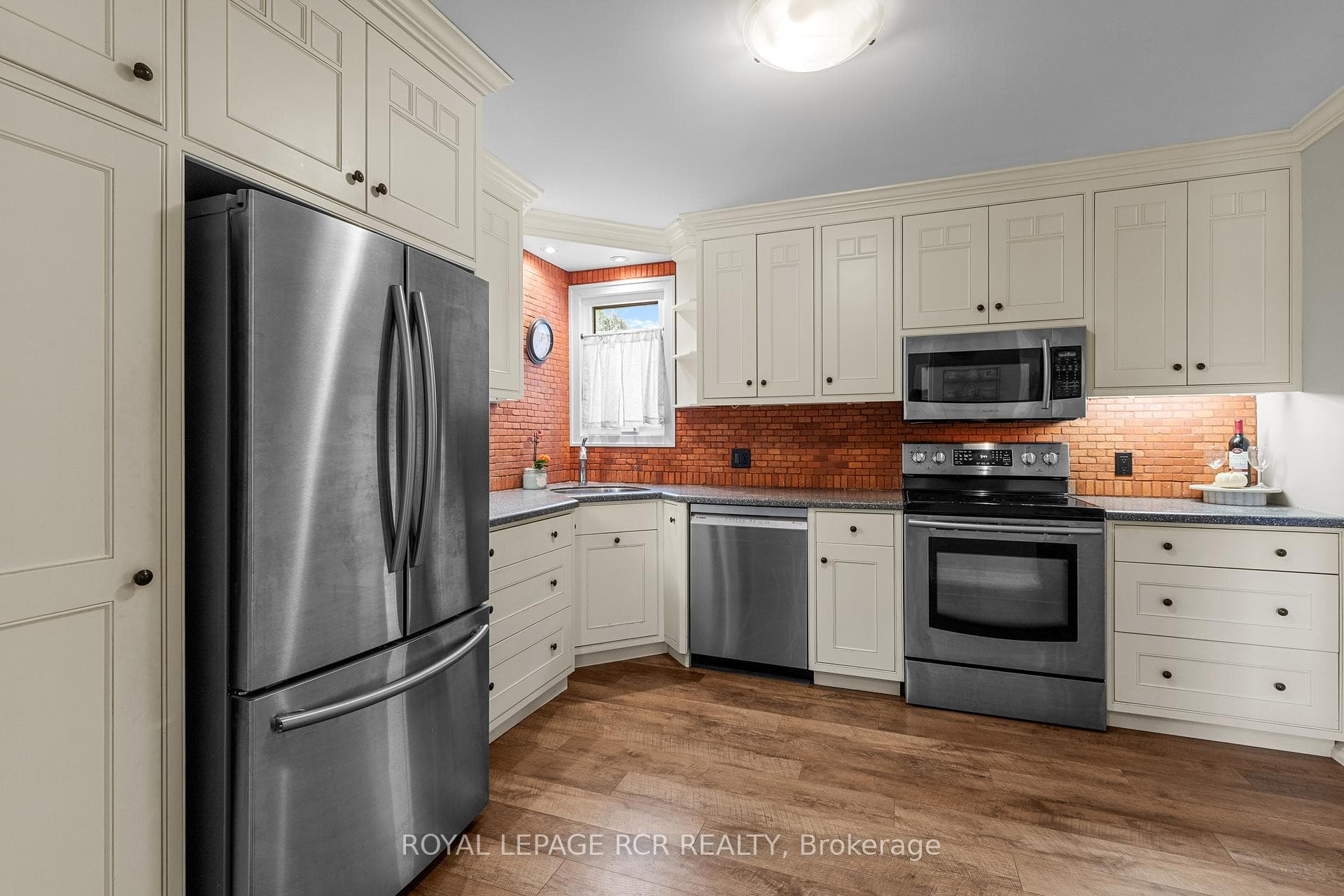 56 Wilson Crescent photo 6