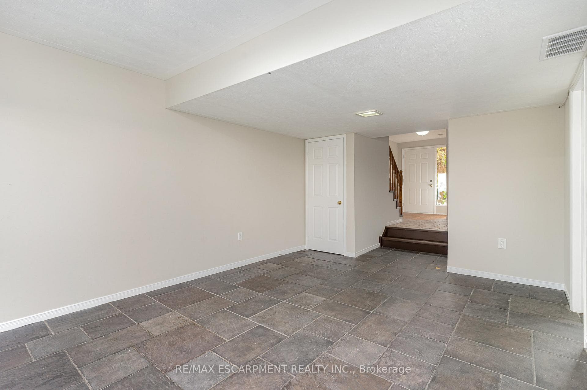 72 Stone Church Road Unit 18 photo 3