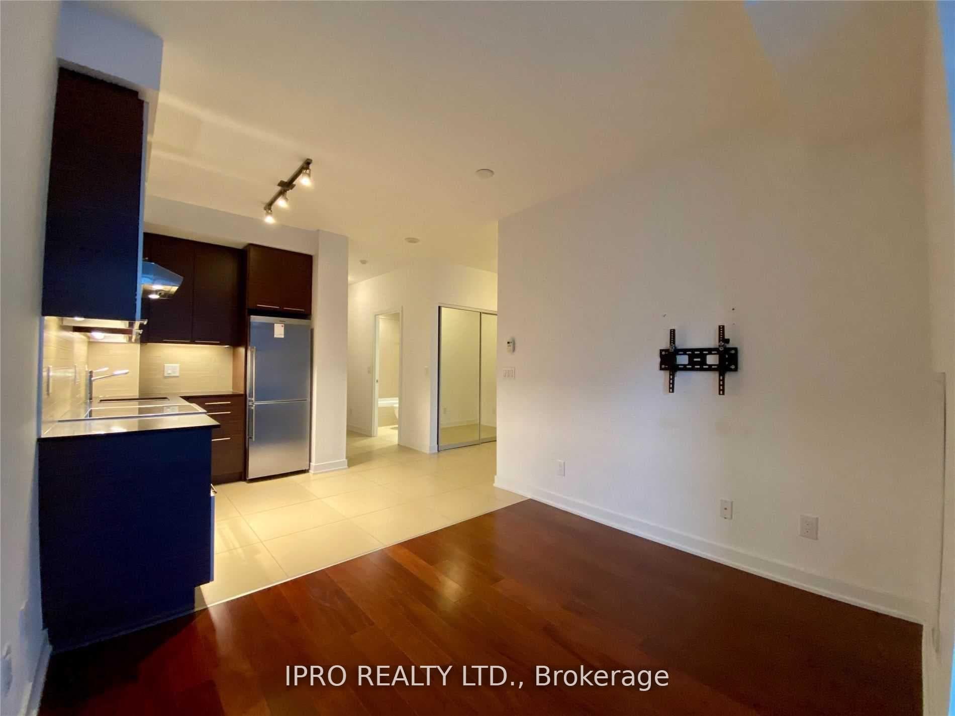1 Market Street Unit 1302 photo 4