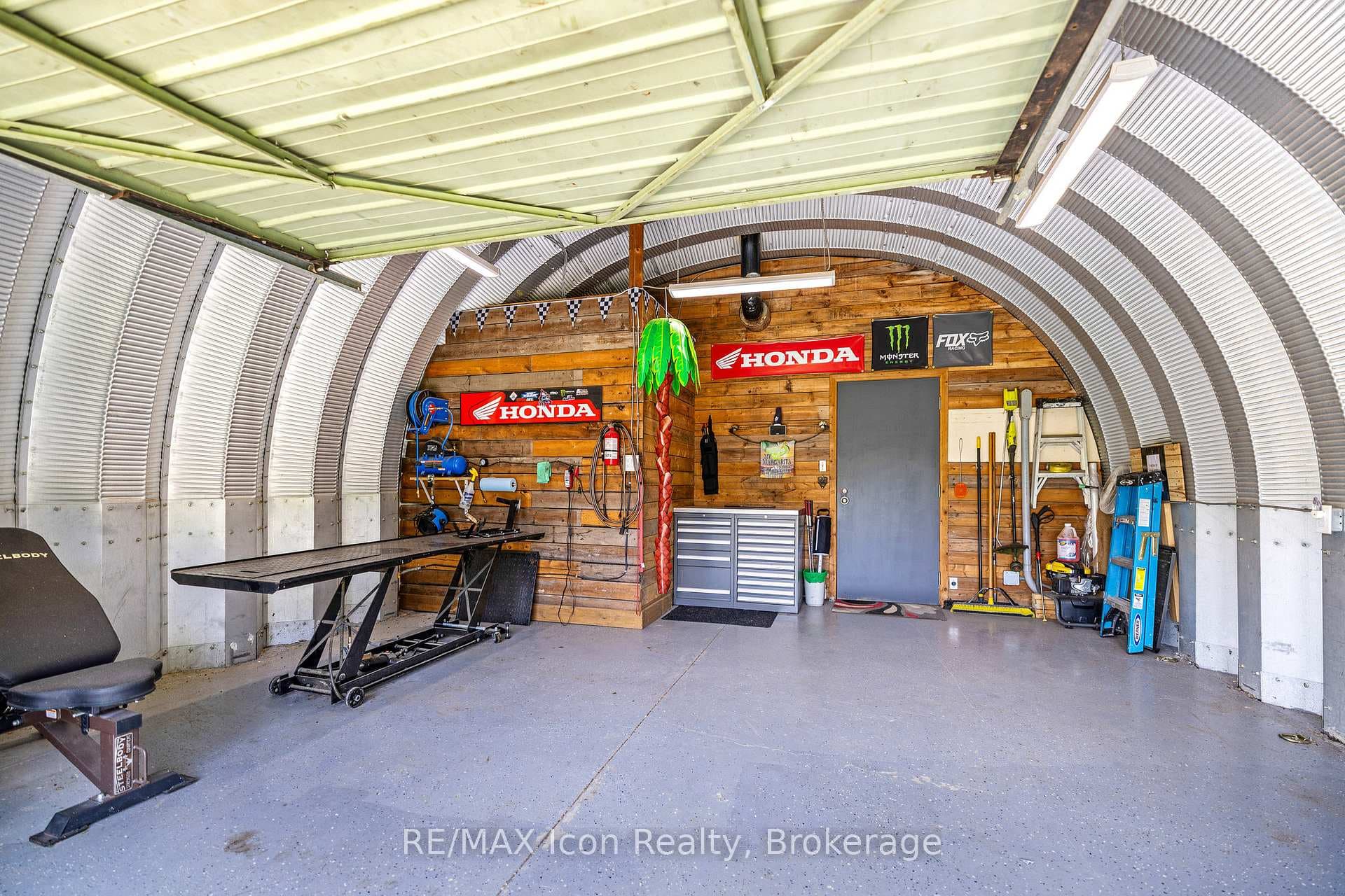 Large quonset hut/Workshop