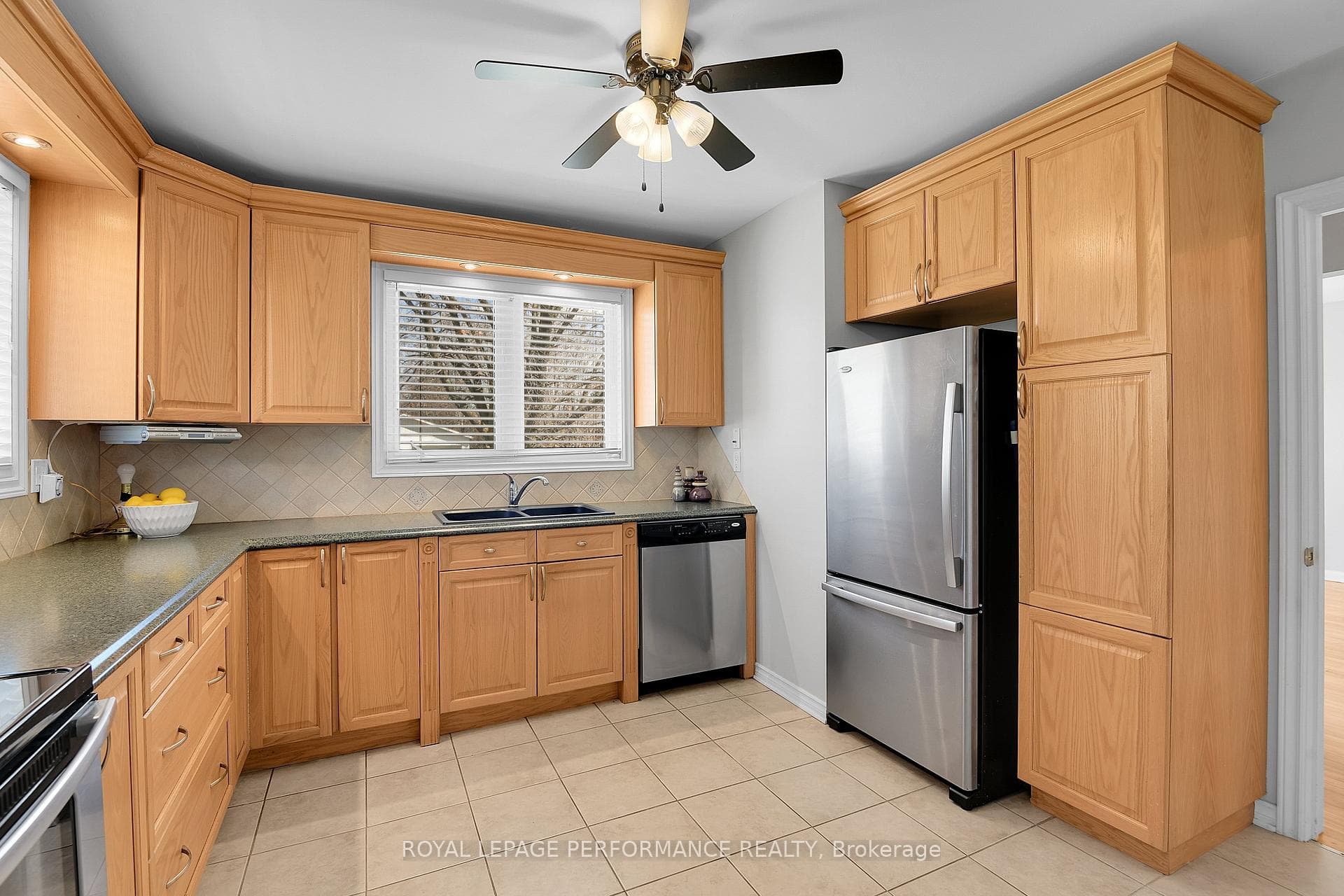 Spacious w/loads of storage