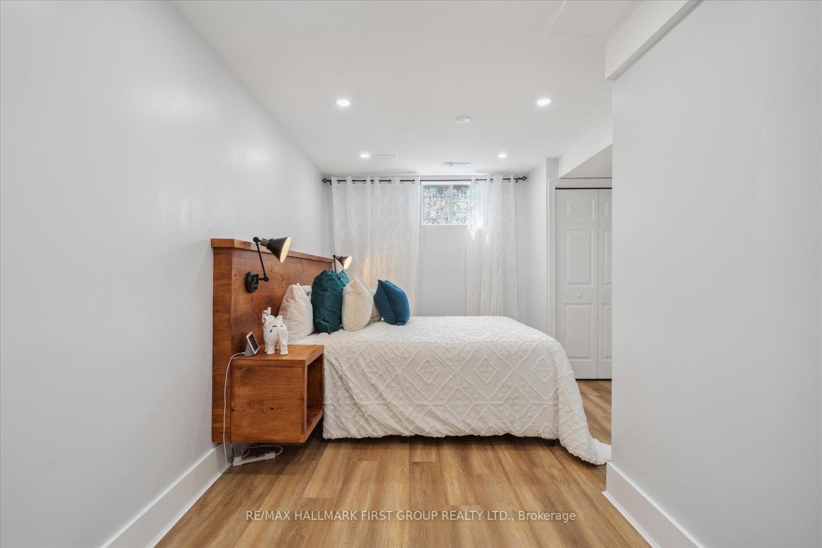 1501 Streamside Court photo 29