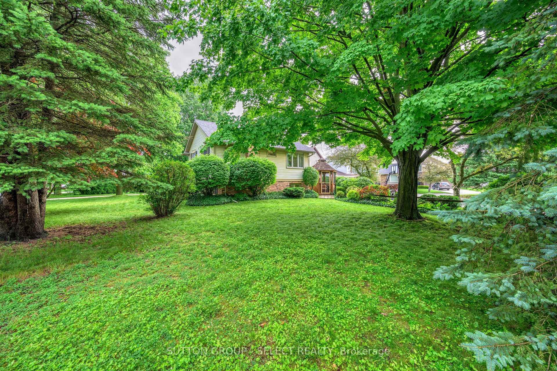 5 Spencer Court photo 28
